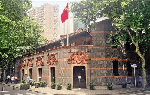 習近平:黨靠什么為中華民族作出偉大歷史貢獻?