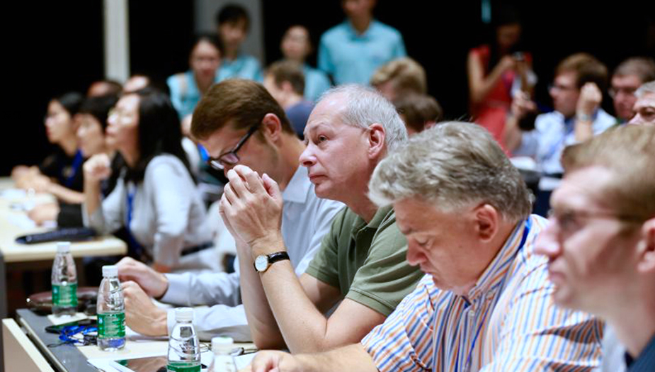 中俄記者參觀羊城創(chuàng)意產(chǎn)業(yè)園 舊廠換新顏未來營收達(dá)千億