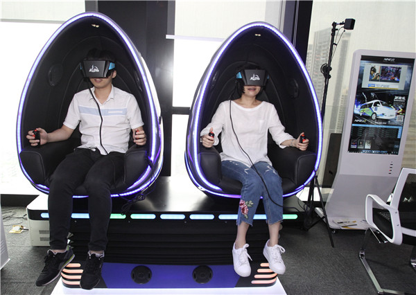 中俄媒體記者現場體驗VR技術