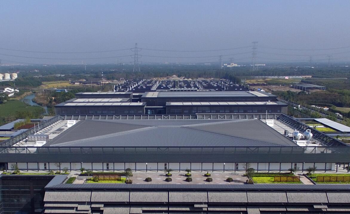 高清鏡頭下烏鎮(zhèn)互聯(lián)網(wǎng)國(guó)際會(huì)展中心的“白天與黑夜”