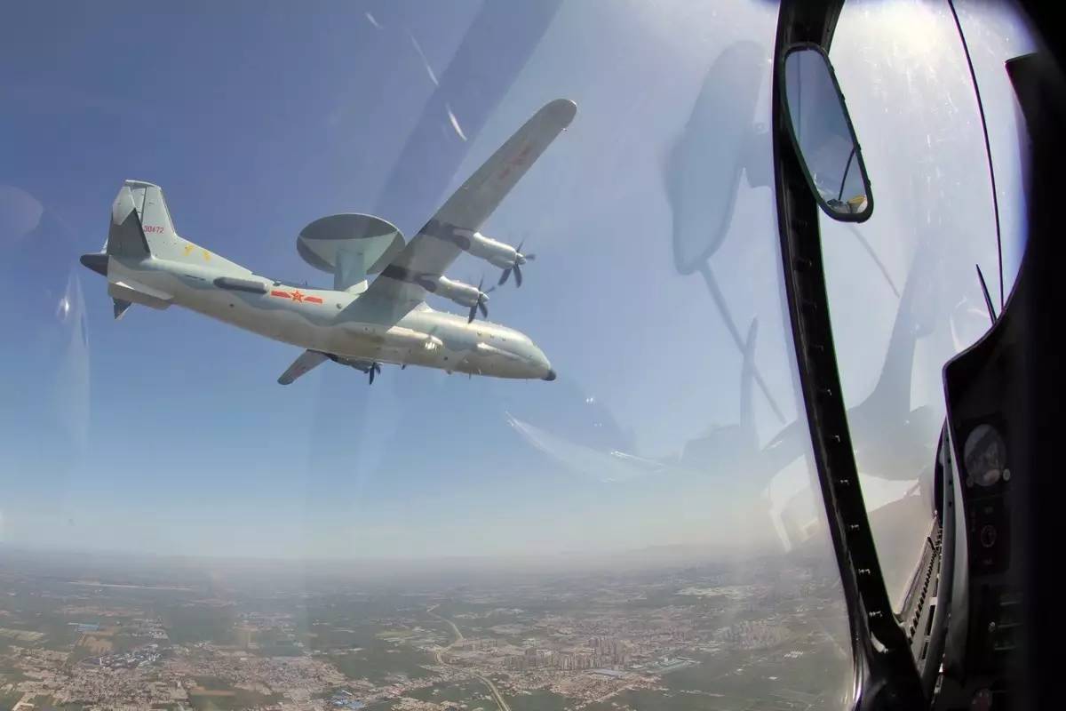 開(kāi)掛吧,中國(guó)空軍!