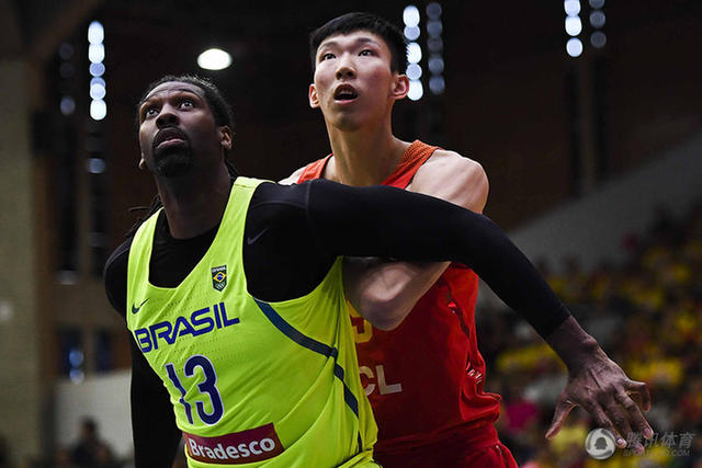 男籃奧運熱身巴西 趙繼偉奮力進攻