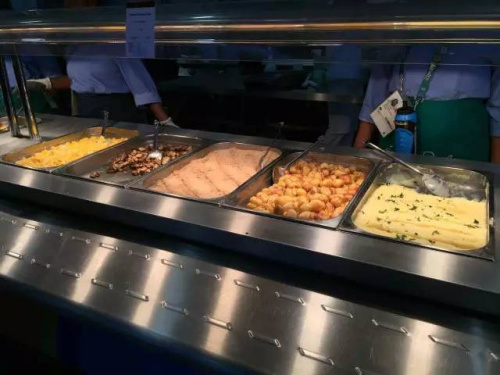 在奧運村閑逛能遇到誰? 寧澤濤溜達似“老干部”