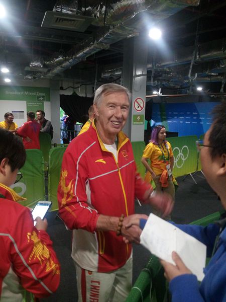 女子重劍團(tuán)體摘銀 外教“老瓦”奧運(yùn)生涯告幕但將繼續(xù)與中國緣分