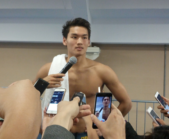 浙江小將徐嘉余男子100米仰泳摘銀 自信表示賽場表現(xiàn)自己即能把握機會 