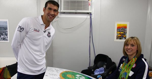 小粉絲的逆襲!菲爾普斯請雷德基簽名