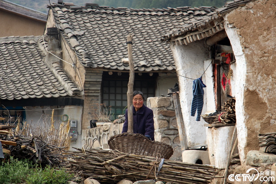 【網絡媒體“走轉改”】向總書記匯報，我們走在奔小康的大道上