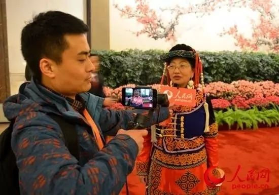 記者兩會24小時:帶著“溫度”的新聞是怎么產生的