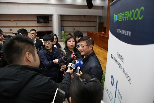 兩會代表委員建議:用“互聯網+”手段加速教育資源普惠化