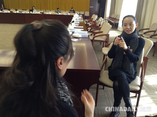 全國政協委員邰麗華:希望國家級新聞節目能加載字幕