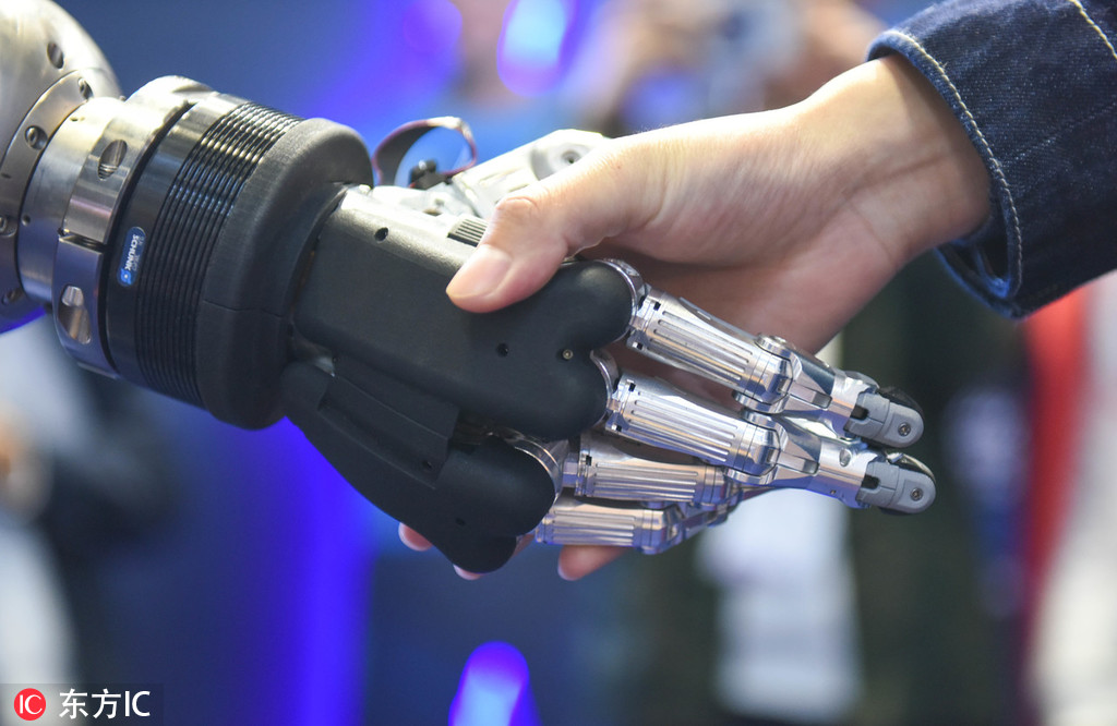 進博會上的黑科技 你好！機械手