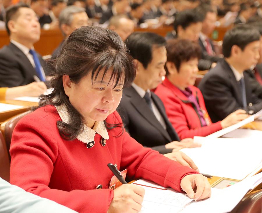 兩會(huì)上的女代表委員們:認(rèn)真履職 一展風(fēng)采