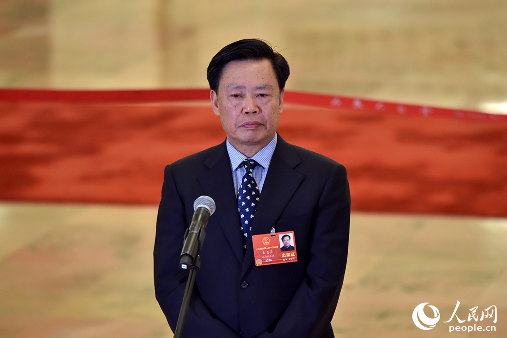 第四場“代表通道”開啟：全國人大代表接受采訪