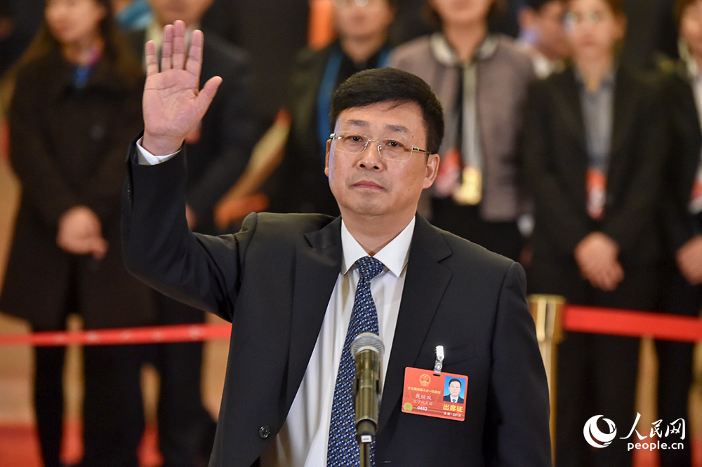 第四場“代表通道”開啟：全國人大代表接受采訪