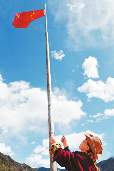 一個人的升旗儀式,61歲藏族老人堅持10年