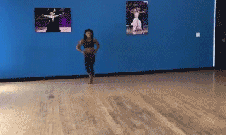 看著都疼！奧運(yùn)冠軍“腳滑”劈叉痛到叫出來