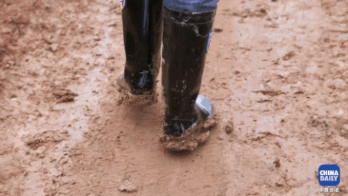 解碼中國丨這位當(dāng)代“愚公”在懸崖峭壁上鑿出7千米水渠,現(xiàn)實比神話傳說更震撼!