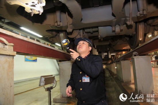 圖說動車檢修員：白天從黑夜開始 精細到毫米的堅守