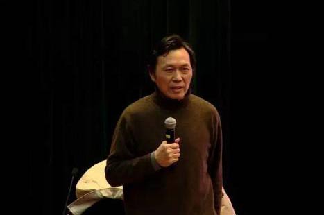 王其鈞為中學生講授繪畫的故事