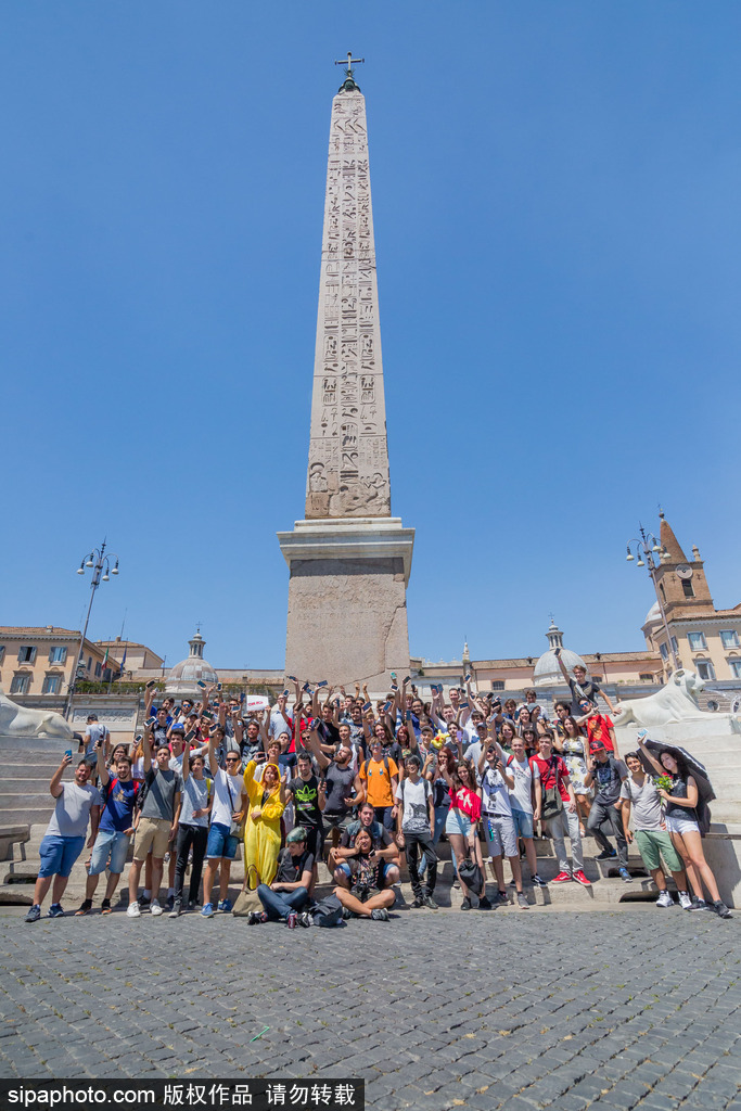 意大利羅馬：Pokemon Go玩家舉行首次集會 皮卡丘萌化人心