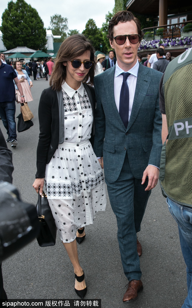 盤點：七夕虐狗模式開啟 歐美明星情侶街拍恩愛衣品一起秀！