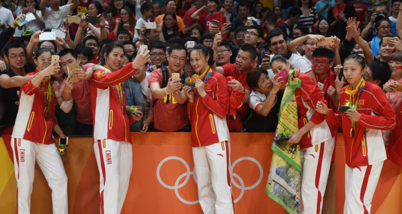 王者歸來：女排3比1戰勝塞爾維亞獲得冠軍