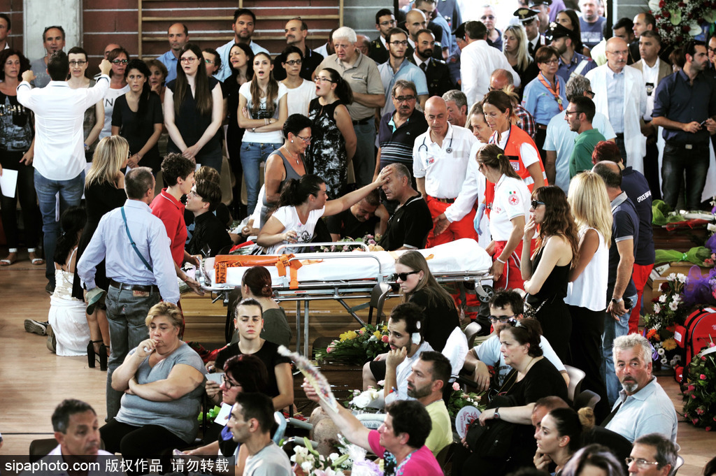 意大利舉辦國(guó)葬 悼念地震逝者