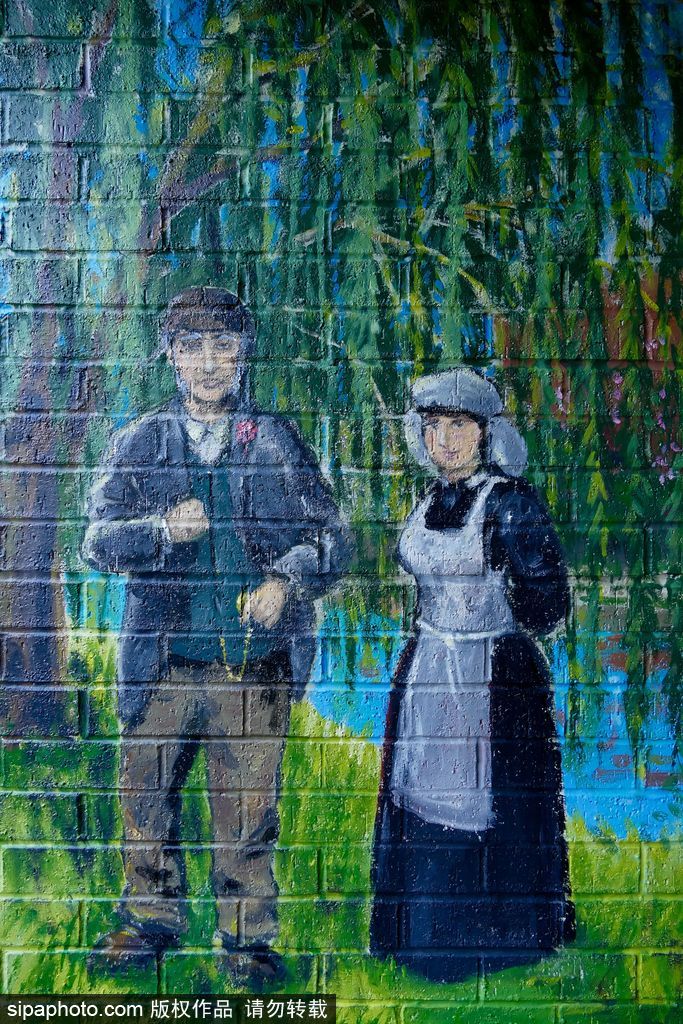 英國：卡通藝術作品亮相牛津運河橋底 繽紛多彩趣味十足