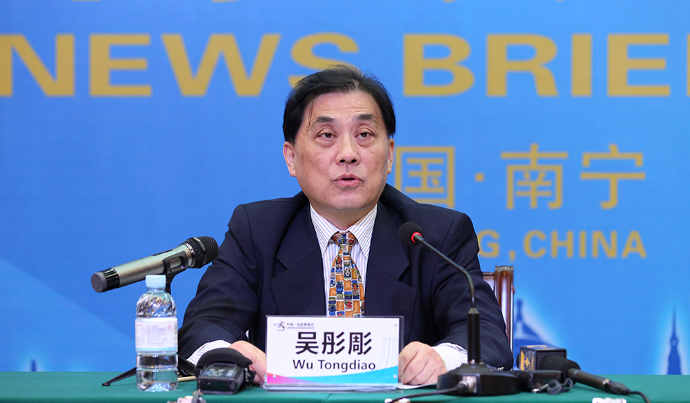 “兩會”組委會召開吹風會向中外記者通報有關(guān)情況 升級版東博盛會為客商帶來全新體驗