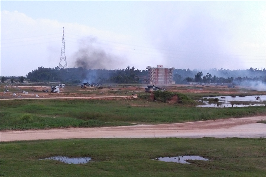 中俄海軍陸戰(zhàn)隊(duì)進(jìn)行島礁攻防演練