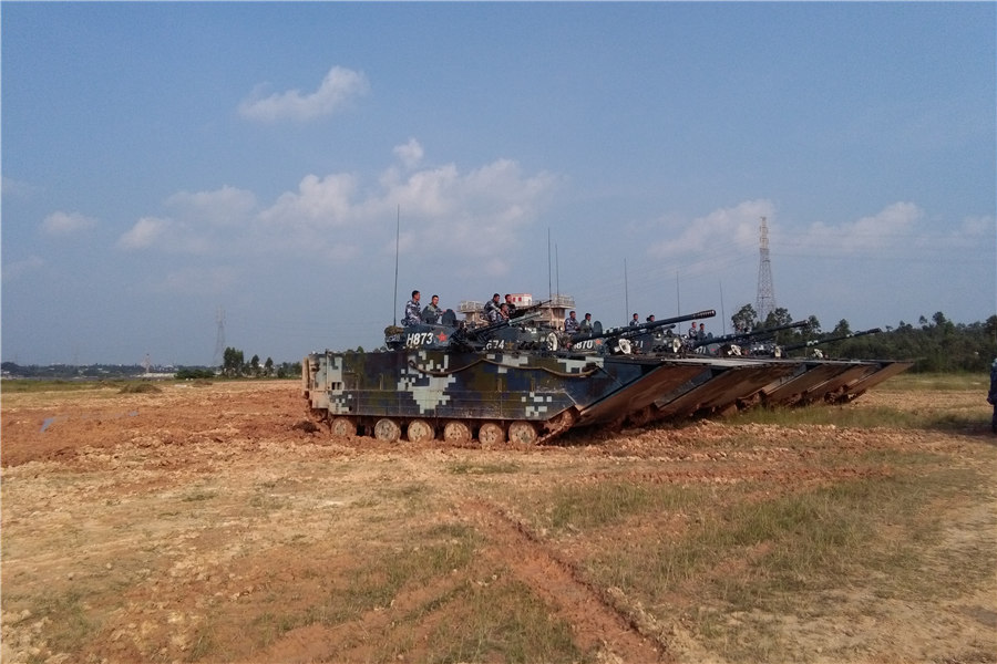 中俄海軍陸戰隊進行島礁攻防演練