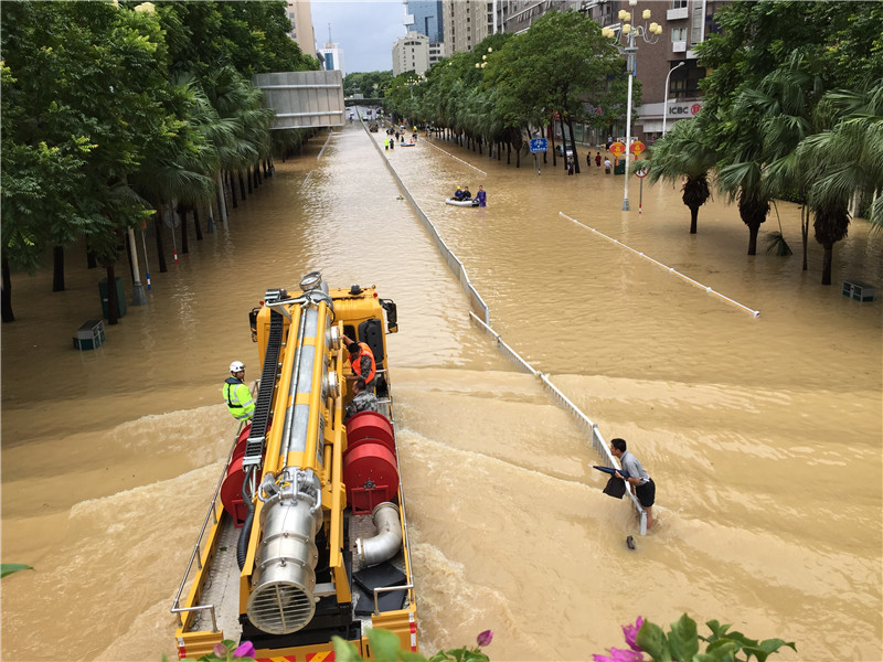 臺風(fēng)“鲇魚”肆虐福建 福州遭強降雨侵襲開啟“看海”模式