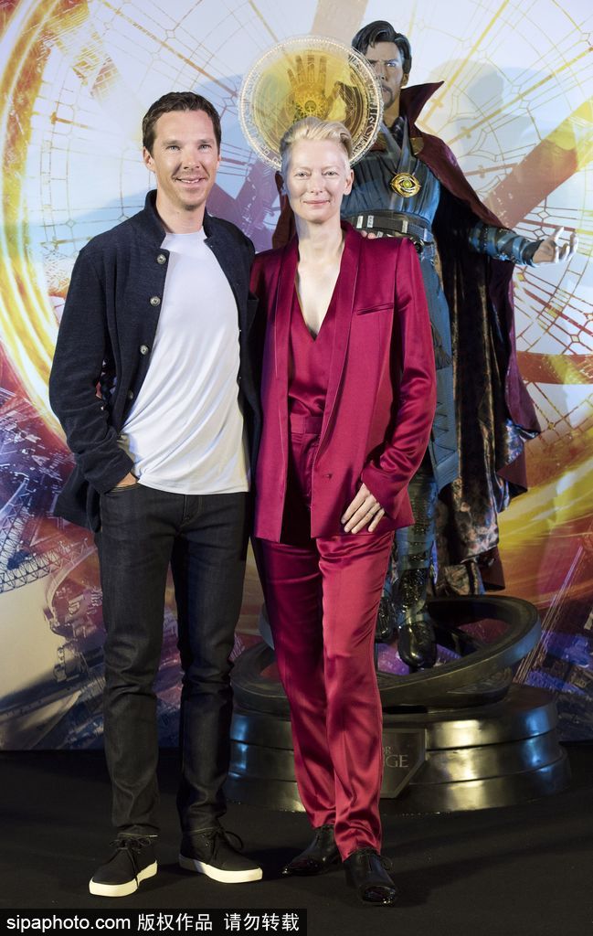 《奇異博士》香港發布會 “女王”蒂爾達·斯文頓氣場強大力壓卷福