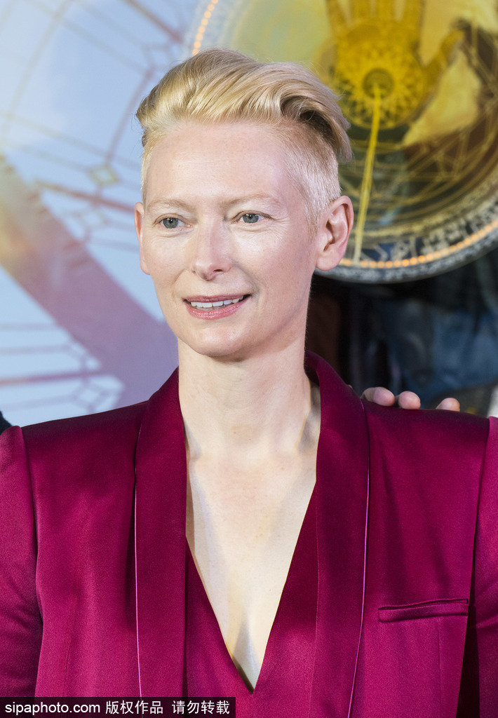 《奇異博士》香港發布會 “女王”蒂爾達·斯文頓氣場強大力壓卷福