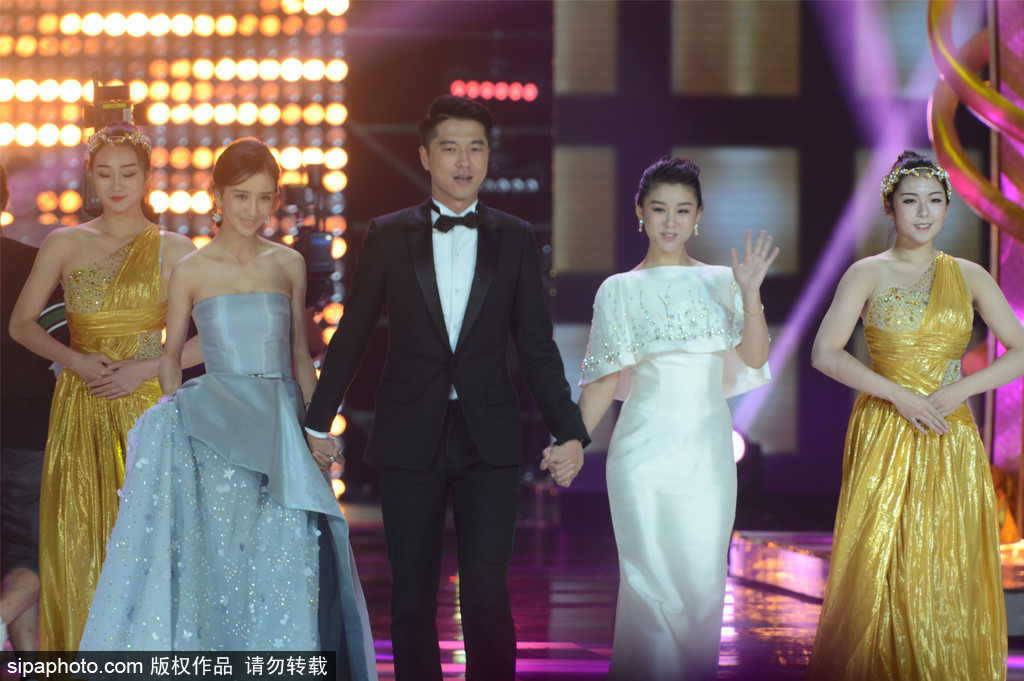 第11屆金鷹獎(jiǎng)閉幕式：胡歌、劉濤獲人氣演員獎(jiǎng)