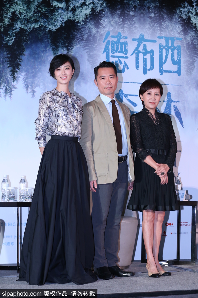 桂綸鎂亮相電影《德布西森林》活動 穿黑色長裙優雅又知性