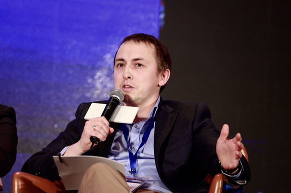 《TV新聞》數(shù)字媒體在線項目部副主任阿爾焦姆•尤里耶維奇•加寧發(fā)言