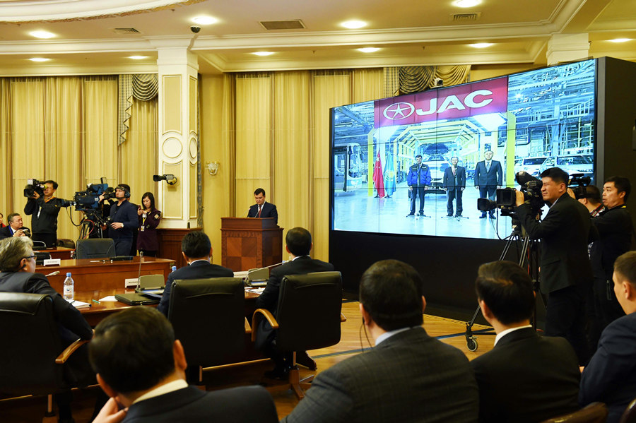 中哈總理共同見證兩國產(chǎn)能合作又一大項目“落地開花”