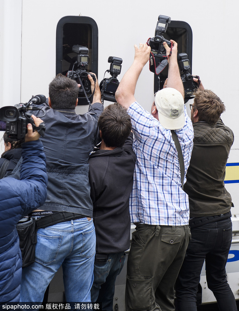 記者節(jié) 盤點鏡頭背后國外媒體人的“洪荒之力”