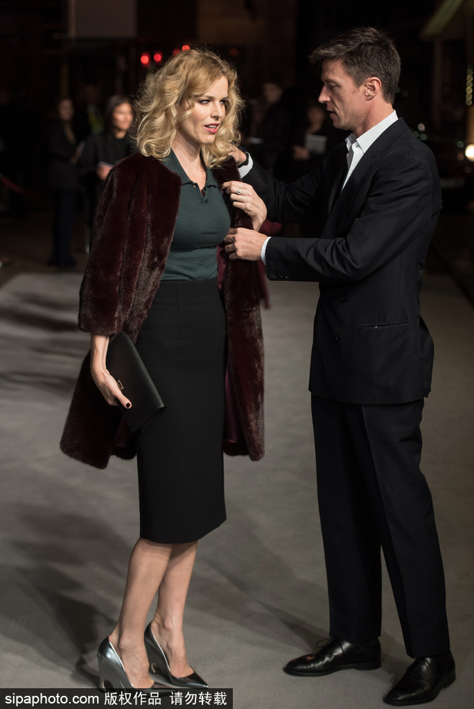 光棍節(jié)的暴擊│盤(pán)點(diǎn)明星情侶蘇炸了的甜蜜瞬間