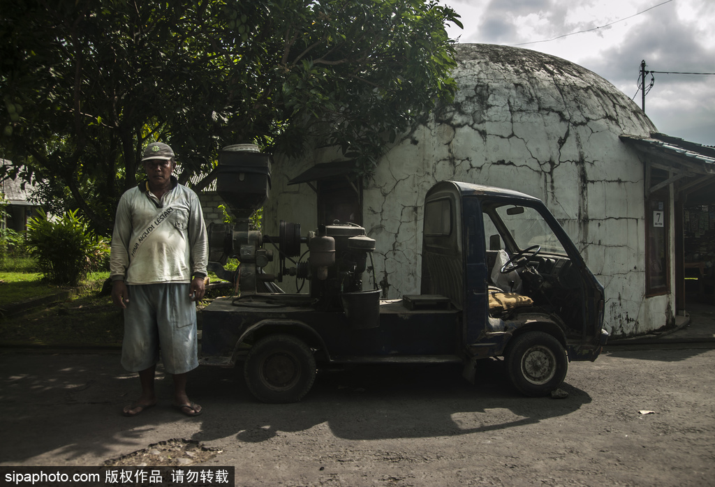 印尼海嘯十年后的災(zāi)民村 圓頂房屋造型奇特成旅游景點(diǎn)