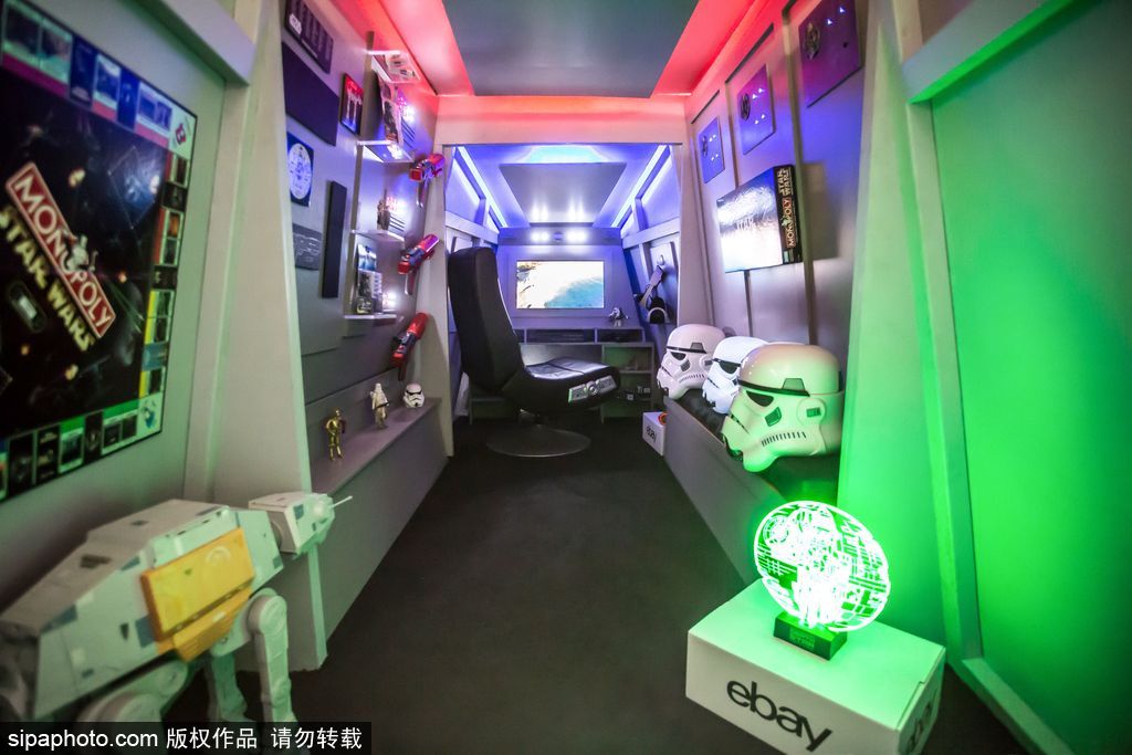 英骨灰級(jí)《星球大戰(zhàn)》粉絲為兒子仿造“戰(zhàn)車”