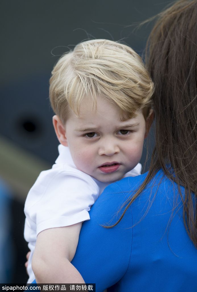 論抱娃我只服英國凱特王妃 王子公主萌態百出