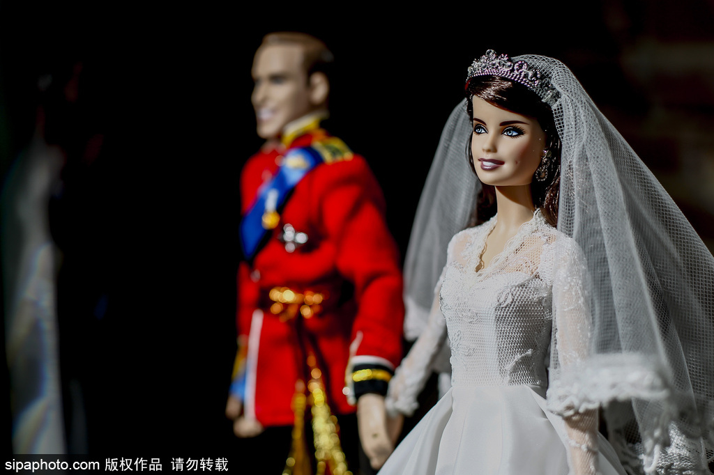 “王室”芭比娃娃亮相馬德里 威廉王子夫婦大婚造型搶眼