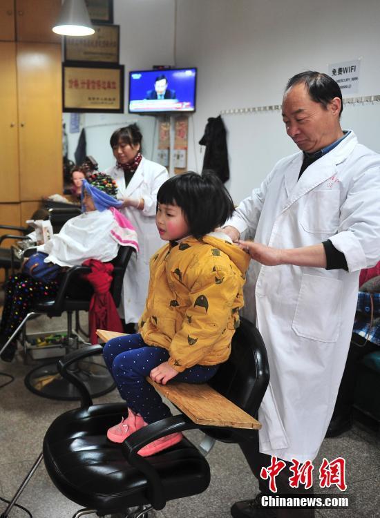 二月二龍?zhí)ь^ 你排隊(duì)剪發(fā)了嗎？