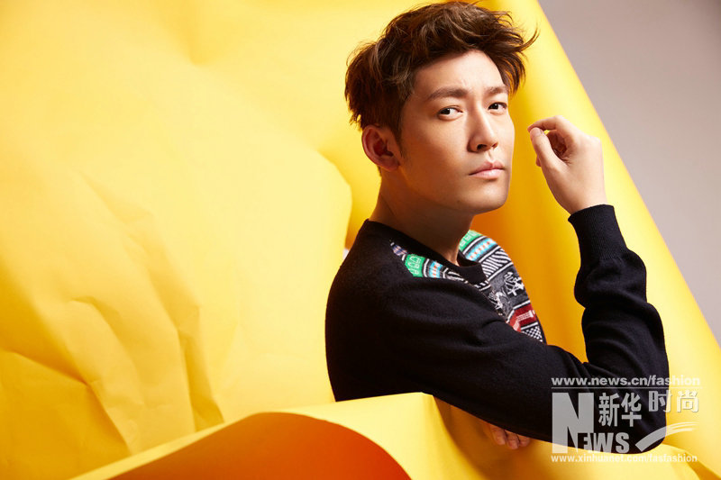張博時尚大片曝光 早春穿搭散發(fā)型男魅力