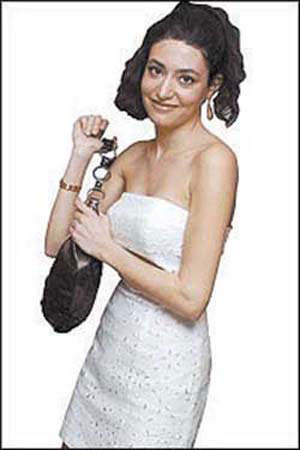 本拉登侄女成紅人 穿衣打扮很有美國風(fēng)