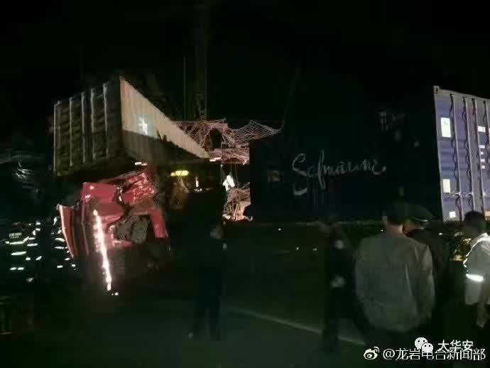 福建高架橋坍塌 現場5人墜落2輛車被砸【組圖】