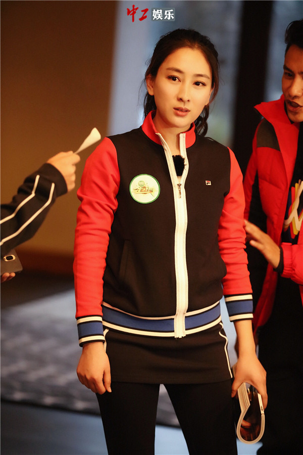 《二十四小時(shí)》“時(shí)空水手”麗江上演尋龍記 陳坤賣萌闖關(guān)