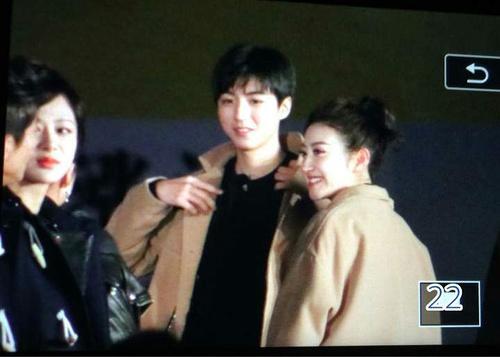 《少年團(tuán)》路透照曝光 景甜背王俊凱“姐姐力”爆棚